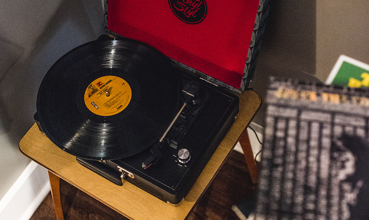 hotel hi ho record player